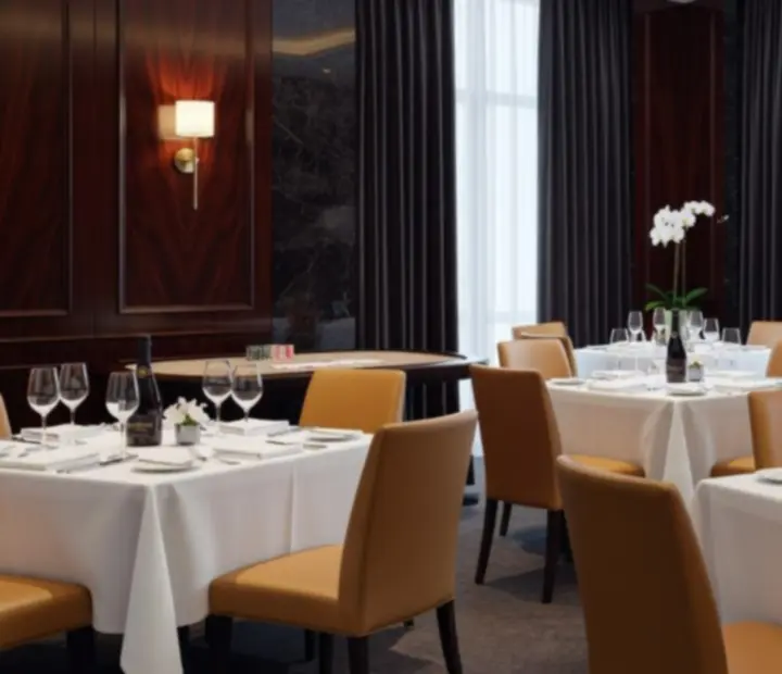Corporate Club Est céges privát rendezvény elegáns különteremben